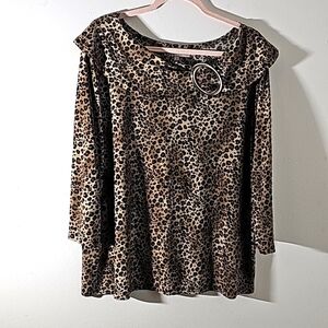Dressbarn lepord print women's 2X top.‎ Relax fit. Silver hardware. Comfort
